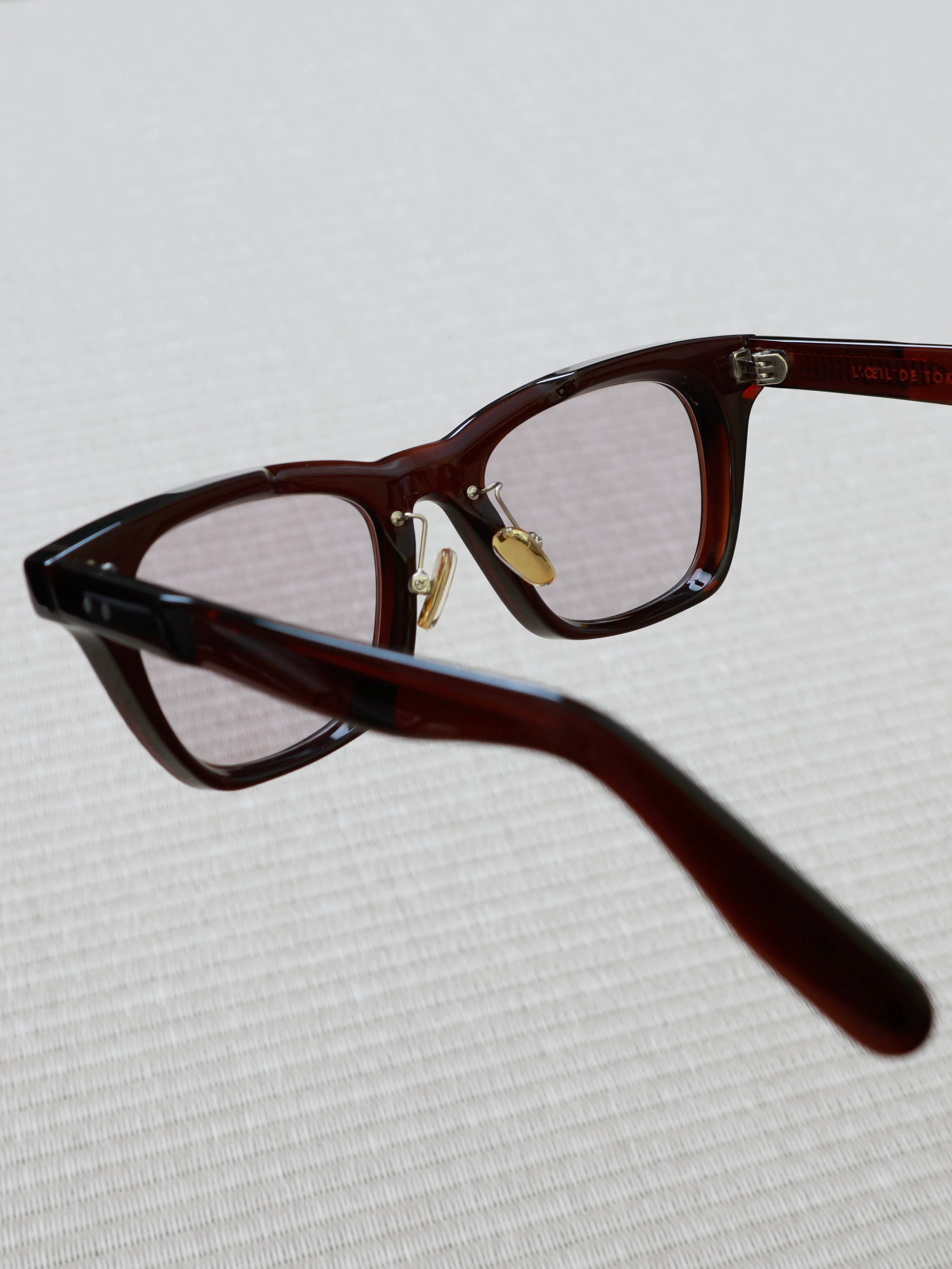 LOEIL DE TOKYO メガネ マサ FRAME ARANGEMENT BURGUNDY becomes our signature color, catching
